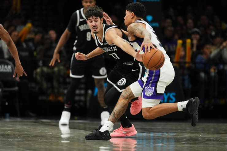 משחק מגוון בשני צידי המגרש. שרף (צילום: AP Photo/Frank Franklin II) בן שרף