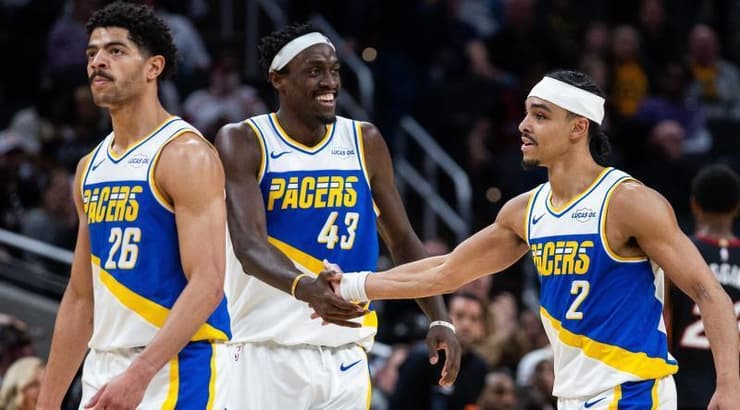 שחקני אינדיאנה מרוצים