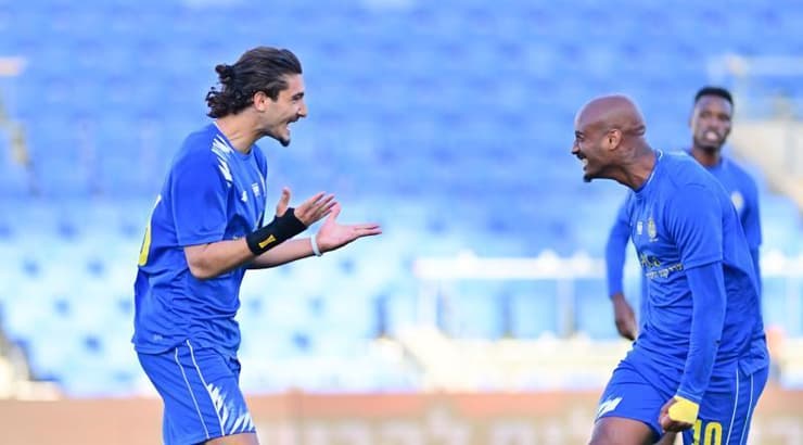 טל נעים חוגג