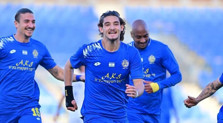 טל נעים מאושר