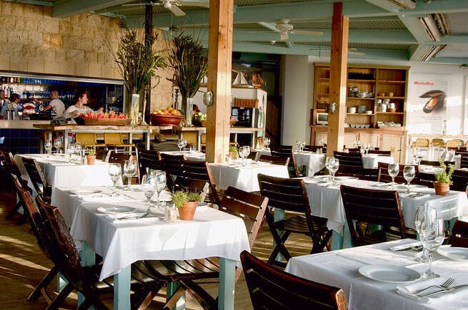 מדונה ובט מידלר סעדו כאן. מנטה ריי (צילום: עדי אדר) מדונה ובט מידלר סעדו כאן. מנטה ריי