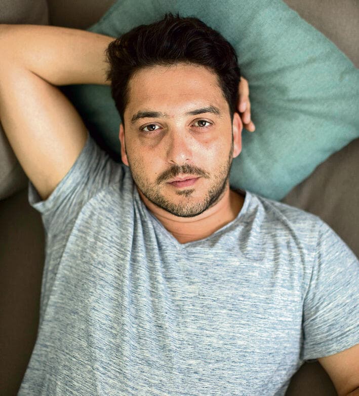 "הוא חבר וגרגרן". מאור זגורי (אלי דסה) "הוא חבר וגרגרן". מאור זגורי