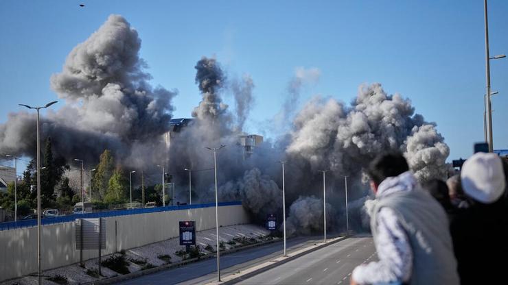 תקיפות צה"ל בדאחייה, מרץ (צילום: AP Photo/Hussein Malla) תקיפות צה"ל בלבנון