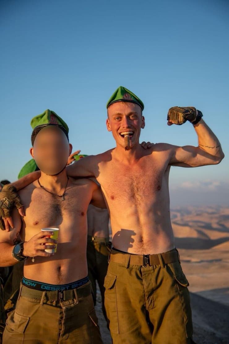 סמ"ר מקסים אנטיס שנפל בקרב בדרום לבנון וחברו הטוב סמ"ר י' מסיירת נח"ל