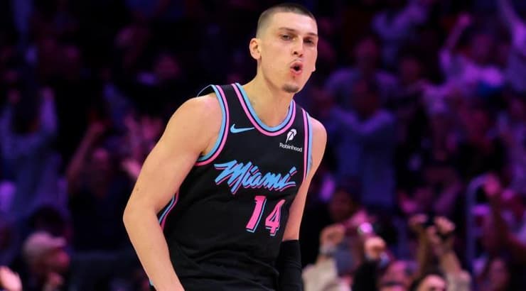 טיילר הירו מאושר (רויטרס) טיילר הירו מאושר