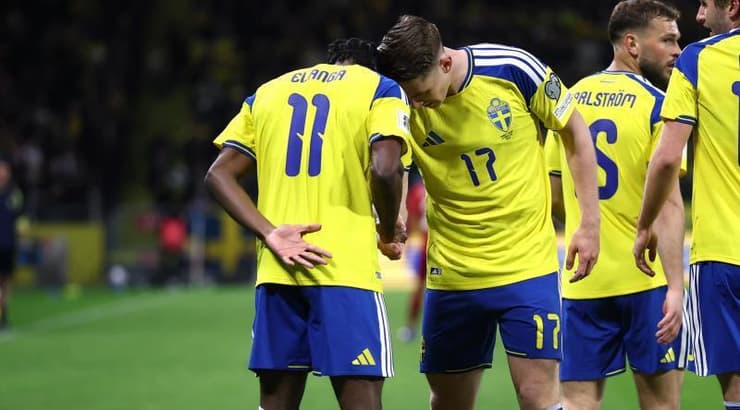 אנתוני אלנגה ו-ויקטור יוקרש בחגיגה משותפת