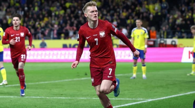 קרול סווידרסקי חוגג, פולין שוב חזרה