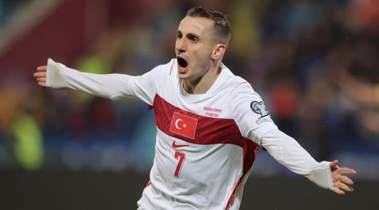 קארם אקטורקוגלו בעננים