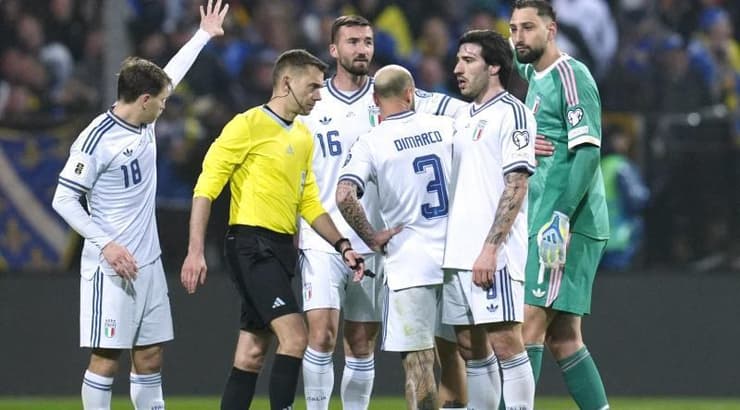 שחקני נבחרת איטליה מאוכזבים