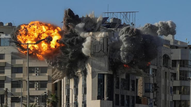 תקיפות צה"ל בדאחייה, מרץ (צילום: REUTERS/Mohammad Yassine) תקיפות צה"ל בלבנון