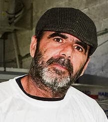 ”אני מפחד הפעם".  ערן ”קונה הכל"