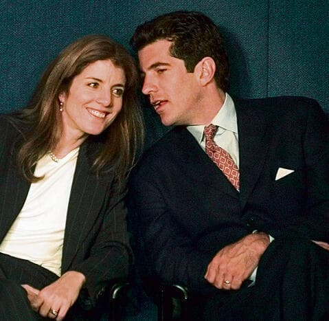 ג'ון קנדי ואחותו  קרוליין