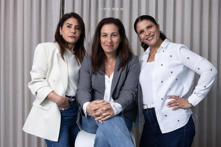 "יש משפחות שאצלן הפרק הזה לא ייסגר לעולם". מימין: אורלי גלבוע, איילת לוי ושירה אלבג