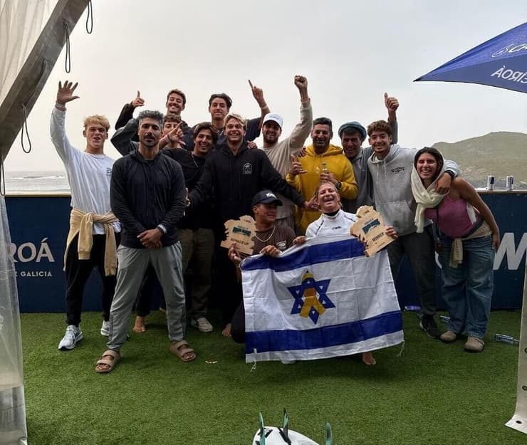 גלישה - הנבחרת בתחרות בספרד 