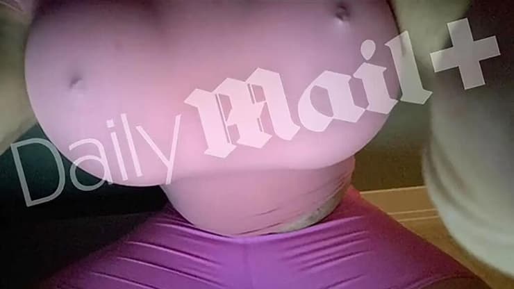 בריאון נואם בעלה של השרה לביטחון המולדת המודחת קריסטי נואם