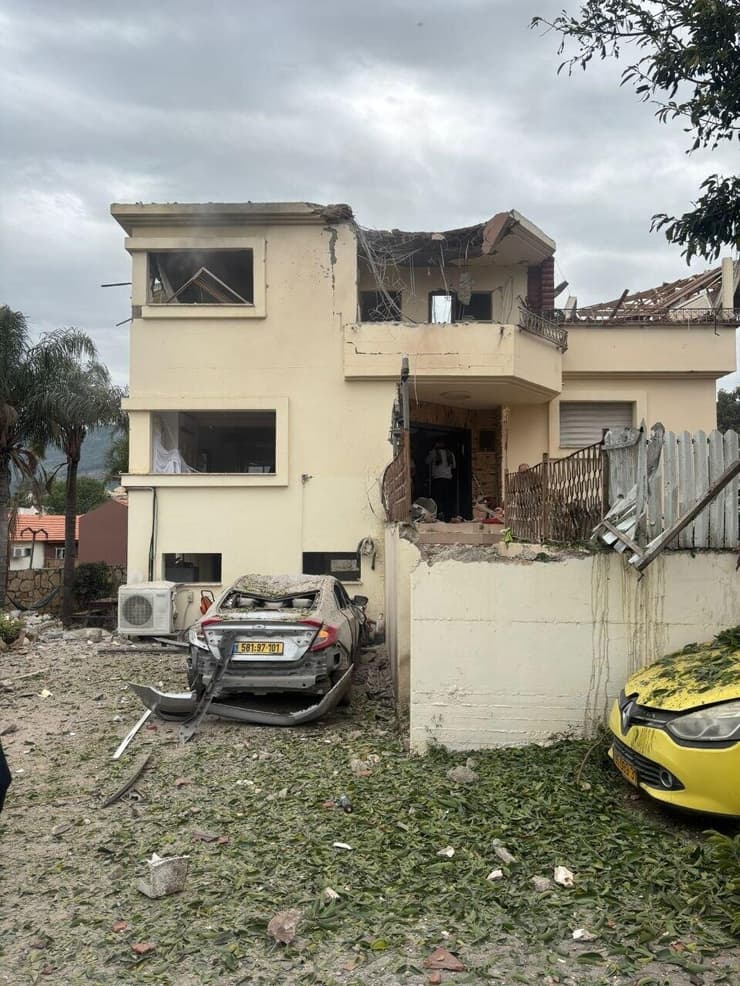 פגיעה בקריית שמונה בערב ליל הסדר (צילום: שימוש לפי סעיף 27א בחוק זכויות יוצרים) נפילה בקריית שמונה