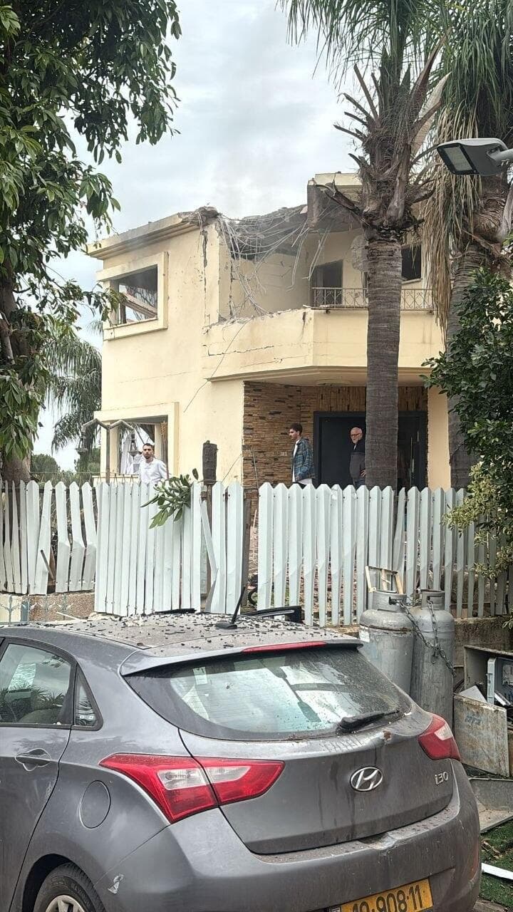 נפילה בקריית שמונה (צילום: שימוש לפי סעיף 27א בחוק זכויות יוצרים) נפילה בקריית שמונה