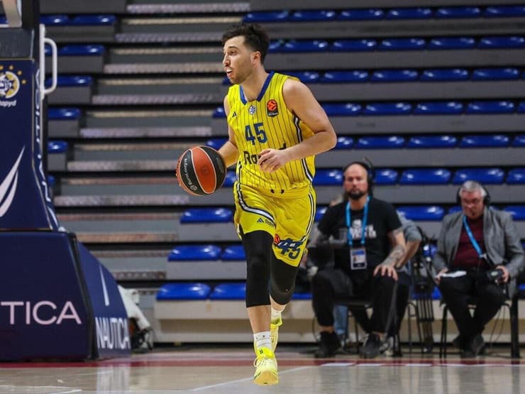 שחקן מכבי ת"א תמיר בלאט