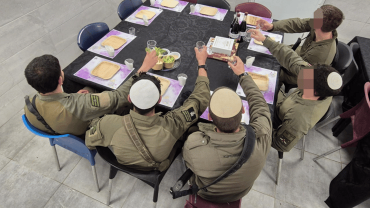 ליל סדר חג פסח עם לוחמי גבעתי בגבול לבנון