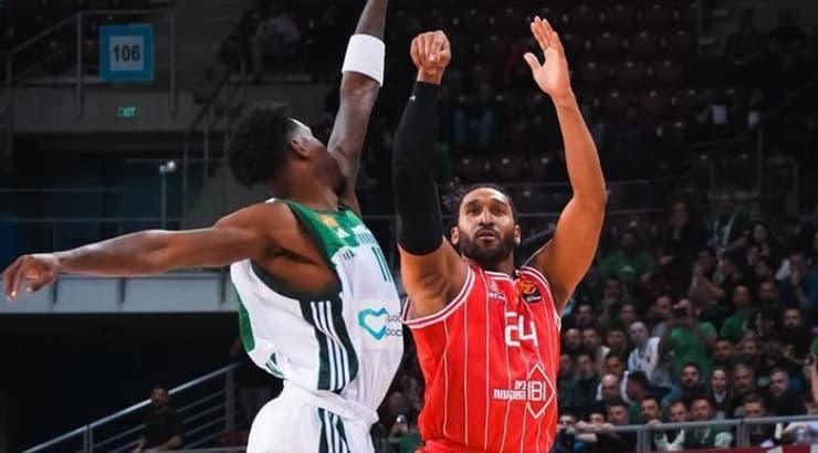 איש וויינרייט זורק