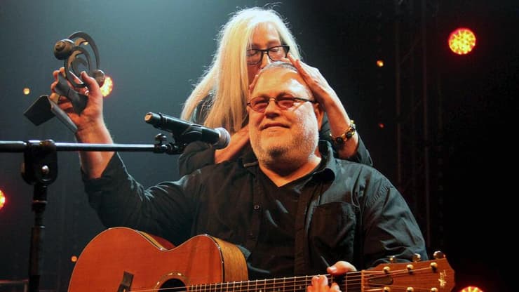 צרויה להב ויהודה פוליקר מקבלים פרס מפעל חיים בטקס פרסי אקו"ם 2012