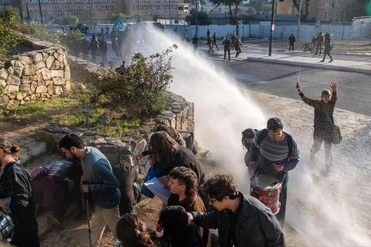 הפגנה נגד חוק עונש מוות סמוך לכנסת 