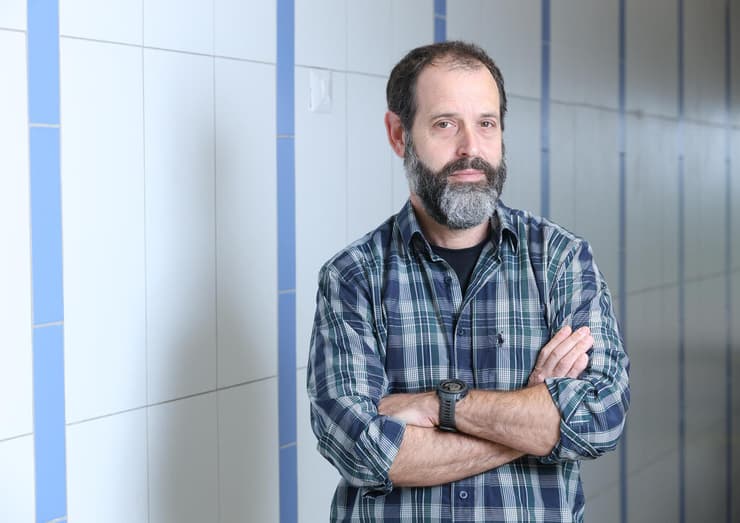 "חייבים לדעת לחיות ביחד".  דניאל הרץ, מורה