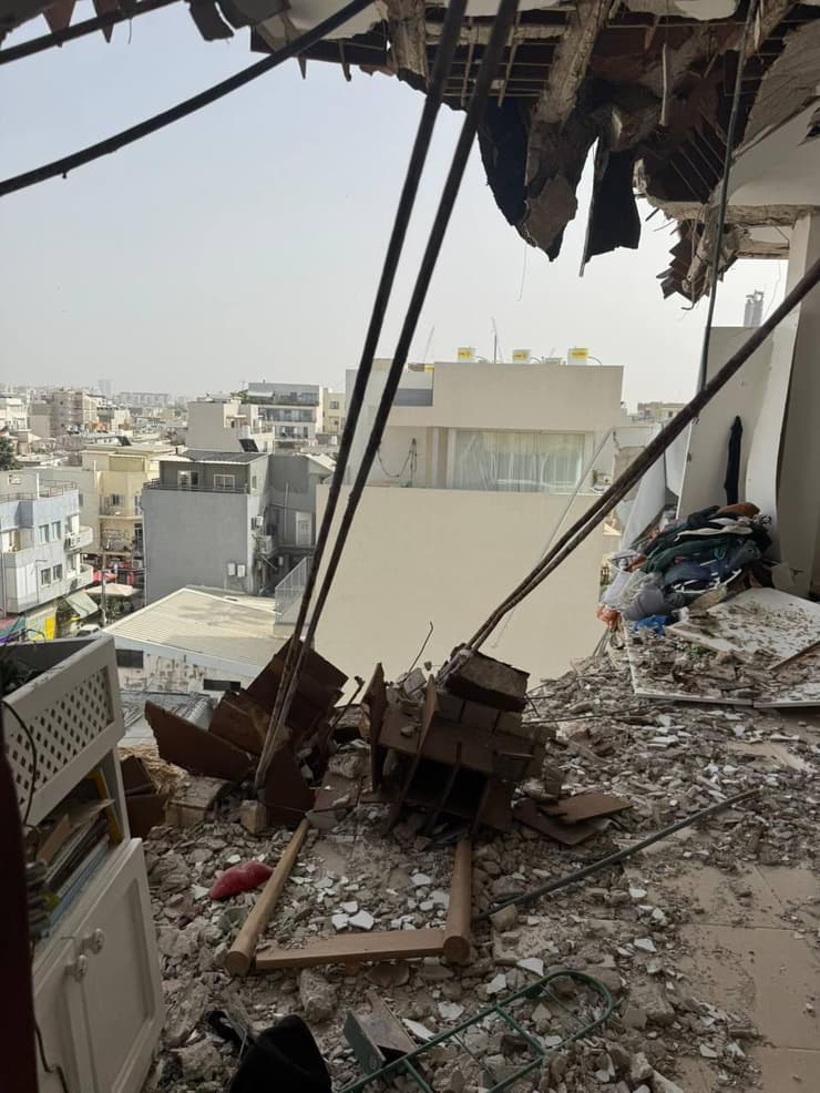 הבניין שקרס בתל אביב