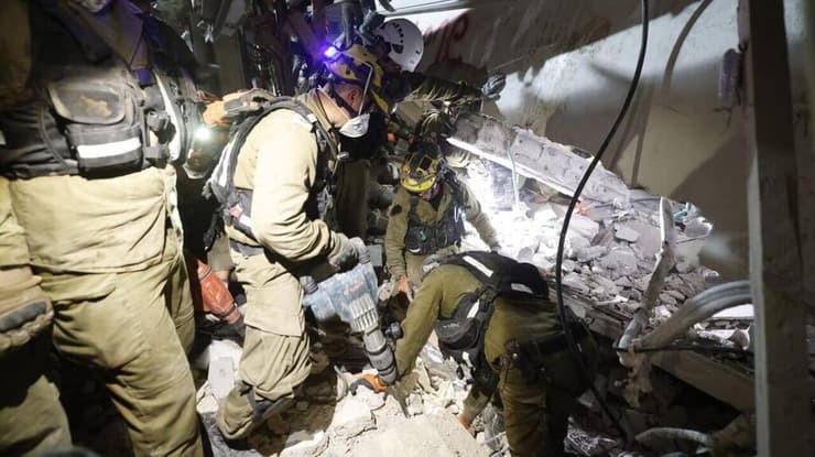 צילום: זיו קורן זירת הפגיעה בחיפה