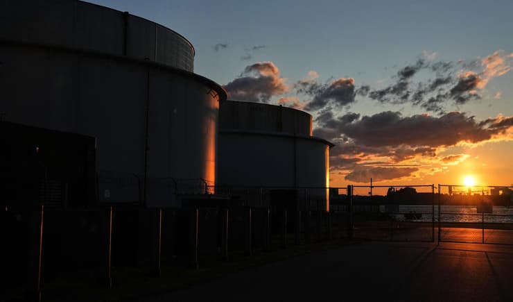 נפט גולמי מאוחסן בבולטימור, מרילנד