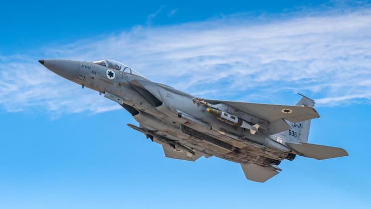 תיעוד: יציאת מטוסי חיל האוויר לתקיפה נרחבת בשדות התעופה בטהרן