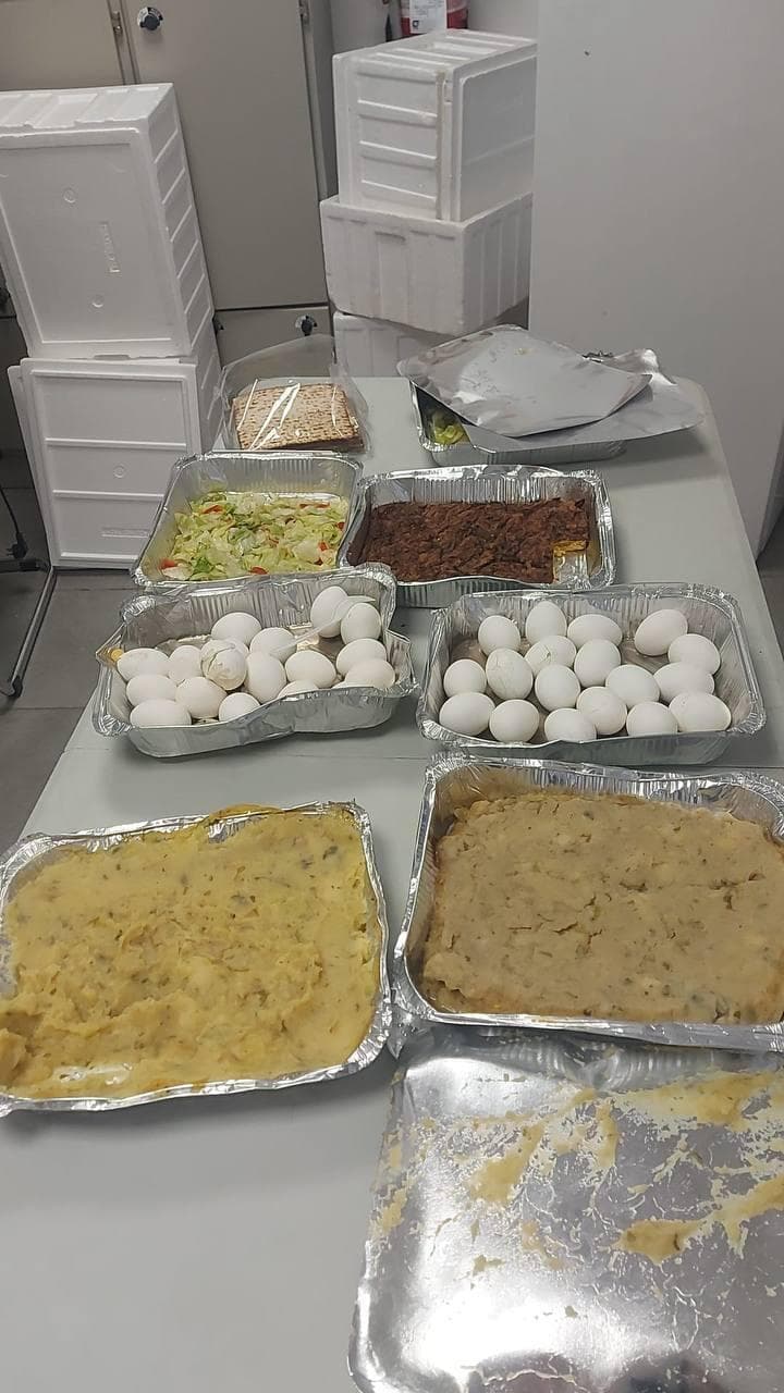 חיילים המקיימים אורח חיים טבעוני וצמחוני מדווחים על מענה תזונתי לקוי במהלך חג הפסח