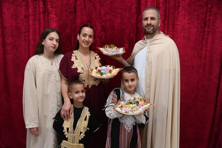 משפחת ניסים מדימונה חוגגת מימונה