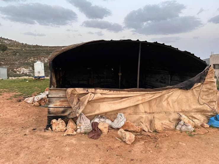 מתנחלים הציתו רכבים וגרמו לנזק רב לתושבים בכפר אל-לובן א-שרקיה דרומית לשכם