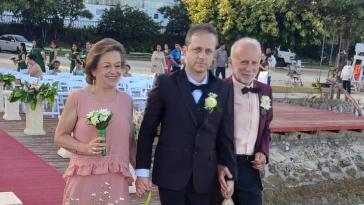 דימה וההורים בחתונה שלו