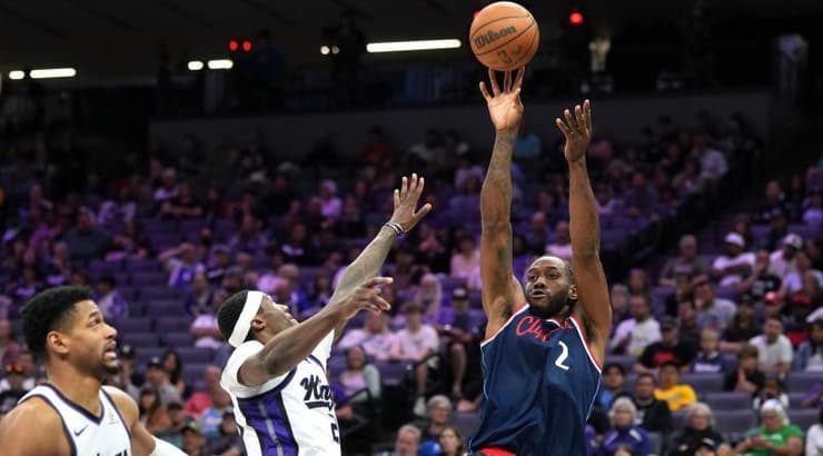 לנארד זורק (רויטרס) לנארד זורק