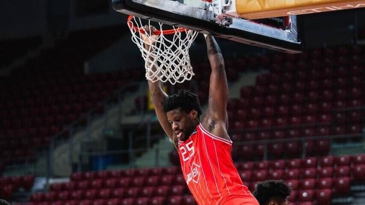 הופעל מצוין אתמול. דן אוטורו (צילום: הפועל "IBI" תל אביב) דן אוטורו