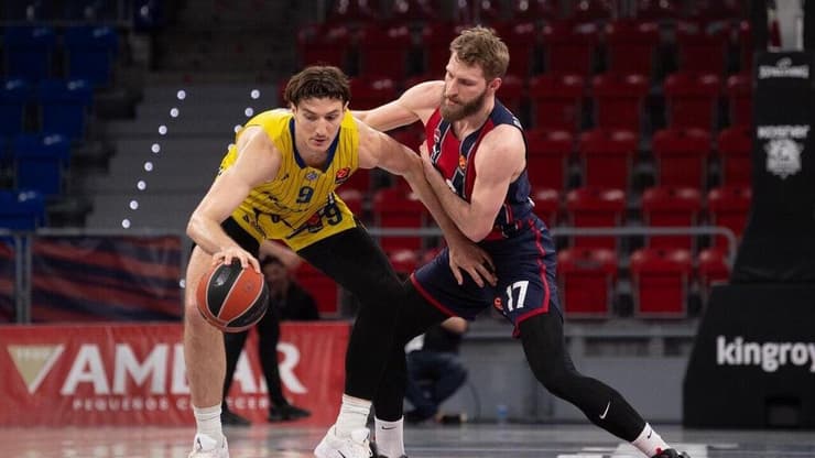 הפסד מתסכל לצהובים. רומן סורקין (צילום: Credit: Baskonia Vitoria) רומן סורקין