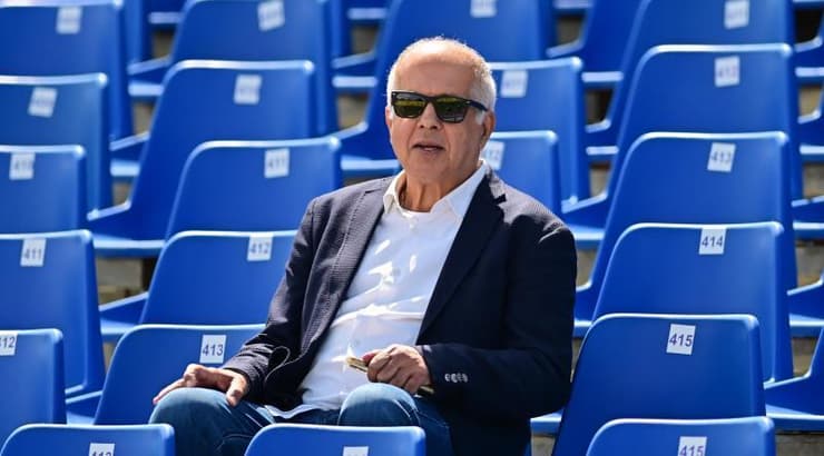 אבי לוזון ביציע