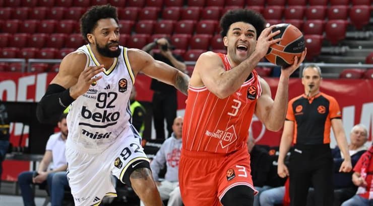 אלייז'ה בראיינט לפני קם בירץ'