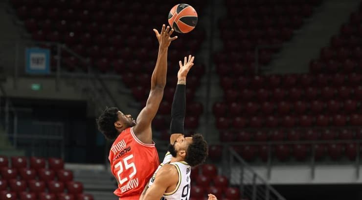 אוטורו ובירץ' ב"טיפ אוף"