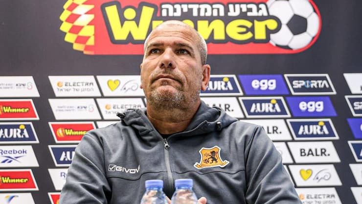 מאמן בני יהודה אלי לוי