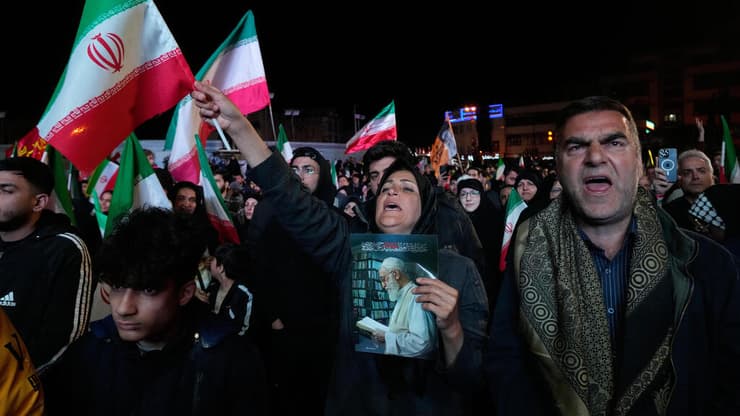 תומכי המשטר האיראני לאחר ההודעה על הפסקת האש