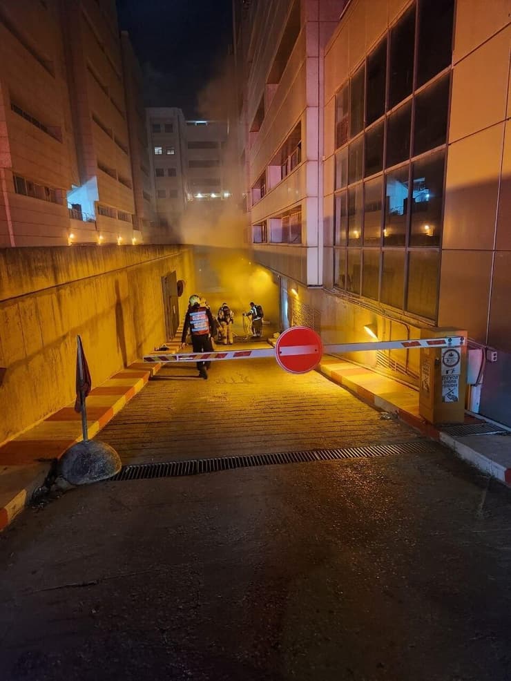 זירת נפילה בפתח תקווה (צילום: מהרשתות, שימוש לפי סעיף 27א' לחוק זכויות יוצרים) זירת נפילה בפתח תקווה