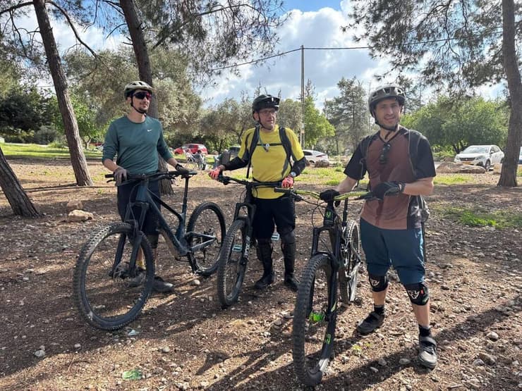 רוכבים ביער בן שמן