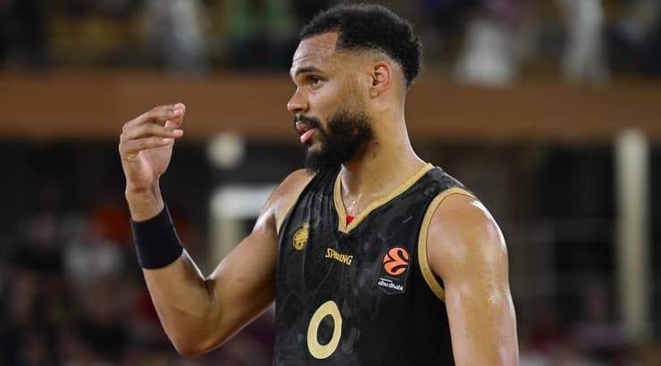 אלי אוקובו. פלרטט עם טריפל-דאבל