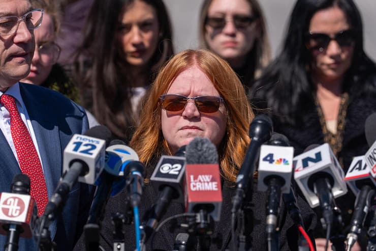 ארה"ב אסה אלרופ גרושתו של רקס הורמן רוצח סדרתי גילגו ביץ' 