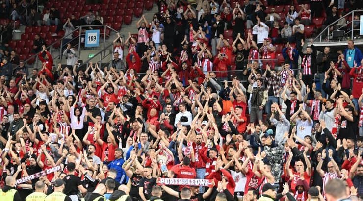 הקהל של אולימפיאקוס