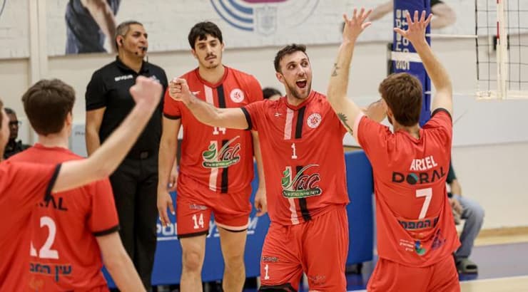 שחקני הפועל מטה אשר/עעכו בטירוף