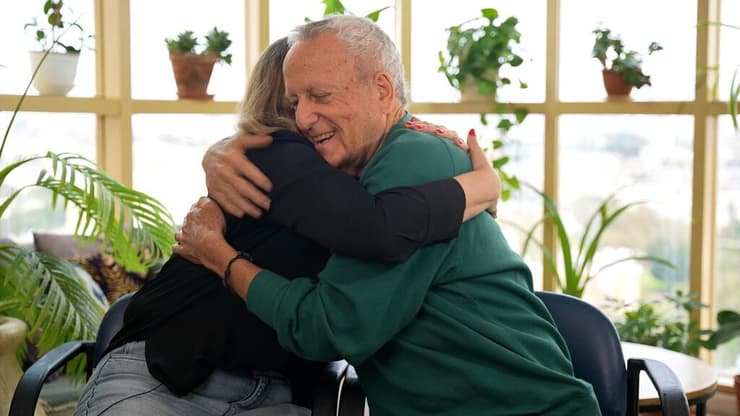 "הוא שלח לי תמונות מהמדרגות בגנגה, זה ריגש אותי" (צילום: אורי דוידוביץ) מדיקל קר